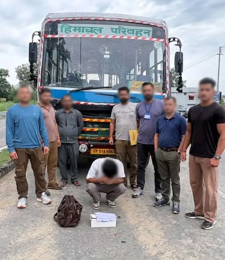 नूरपुर में एचआरटीसी बस में सवार युवक से 10.16 ग्राम चिट्टा बरामद, गिरफ्तार