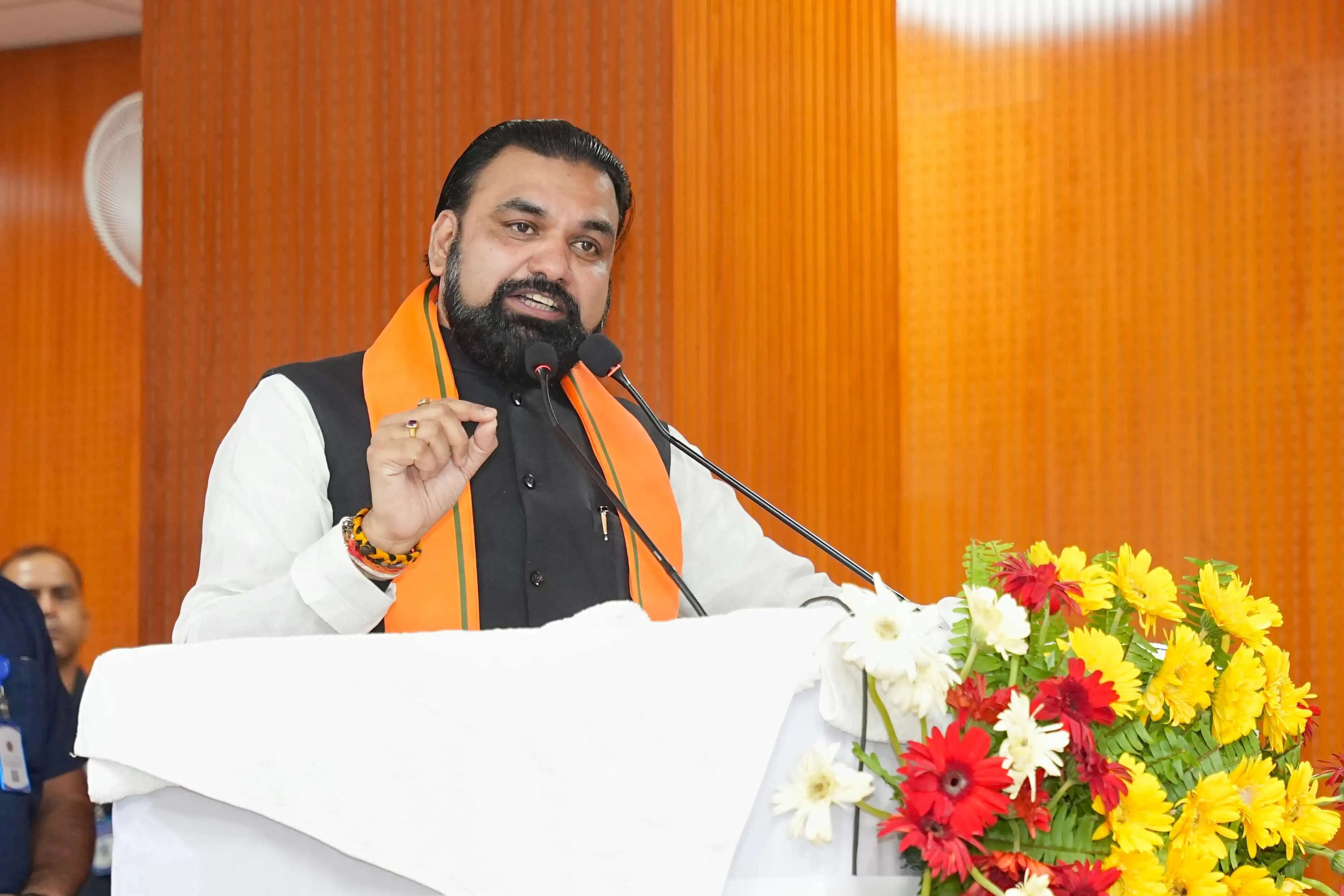 हिन्दी केवल संवाद की भाषा नहीं, बल्कि हमारी पहचान, संस्कृति, सभ्यता है : मुख्यमंत्री