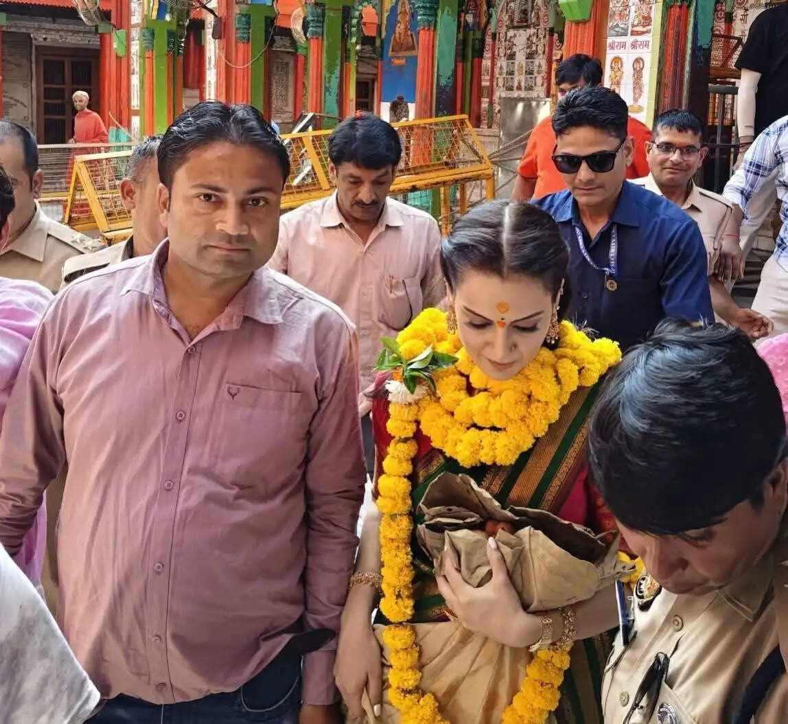 फिल्म अभिनेत्री व सांसद कंगना रनौत ने अयोध्या में रामलला के दर्शन किए