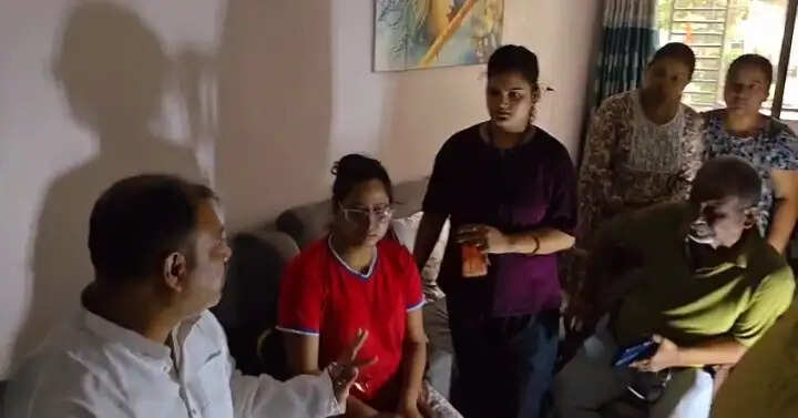 आसनसोल के बहुमंजिली इमारत में लगी आग, बड़ा हादसा टला