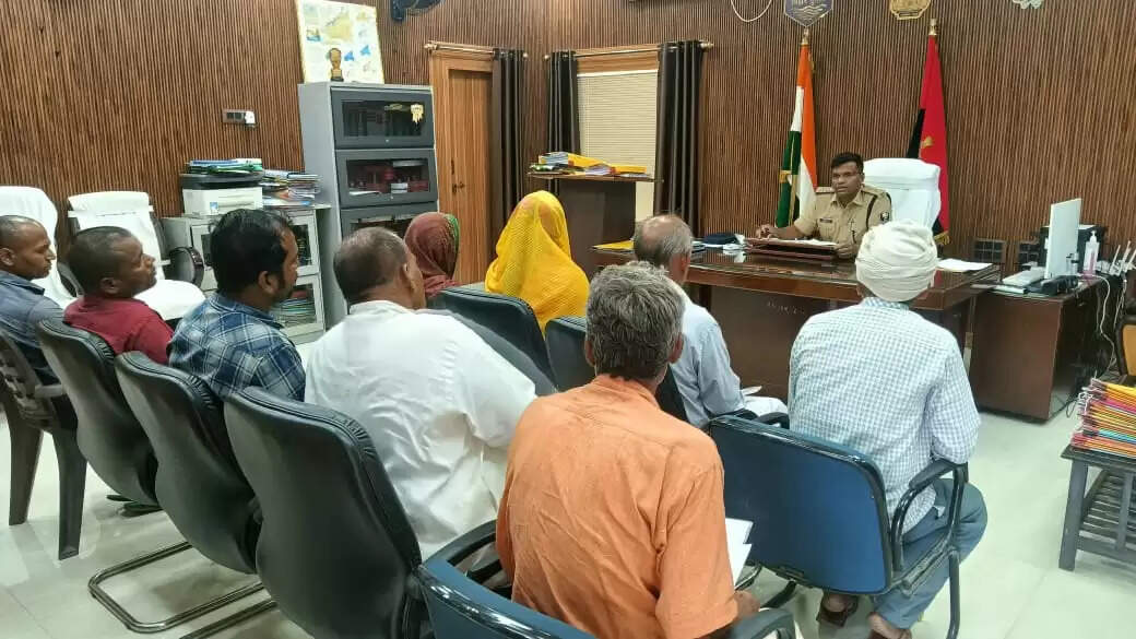 जन संवाद कार्यक्रम में एसपी ने सुनीं लोगों की समस्याएं, त्वरित कार्रवाई के निर्देश