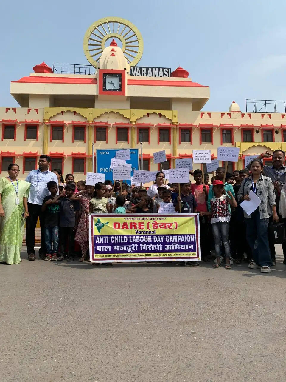 नन्हे कदमों ने छेड़ी बदलाव की मुहिम,बाल श्रम के खिलाफ सड़कों पर उतरे बच्चे