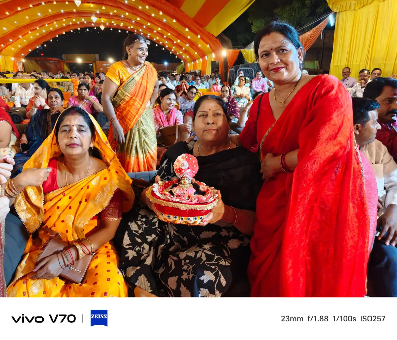 कृष्ण-रुक्मिणी विवाह प्रसंग का शिवानन्द महाराज ने किया भावपूर्ण वर्णन, भक्ति में डूबे श्रद्धालु