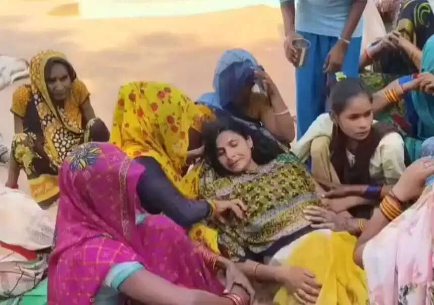 पत्नी के प्रेमी की धमकी से डरे राजमिस्त्री ने फांसी लगा कर दी जान