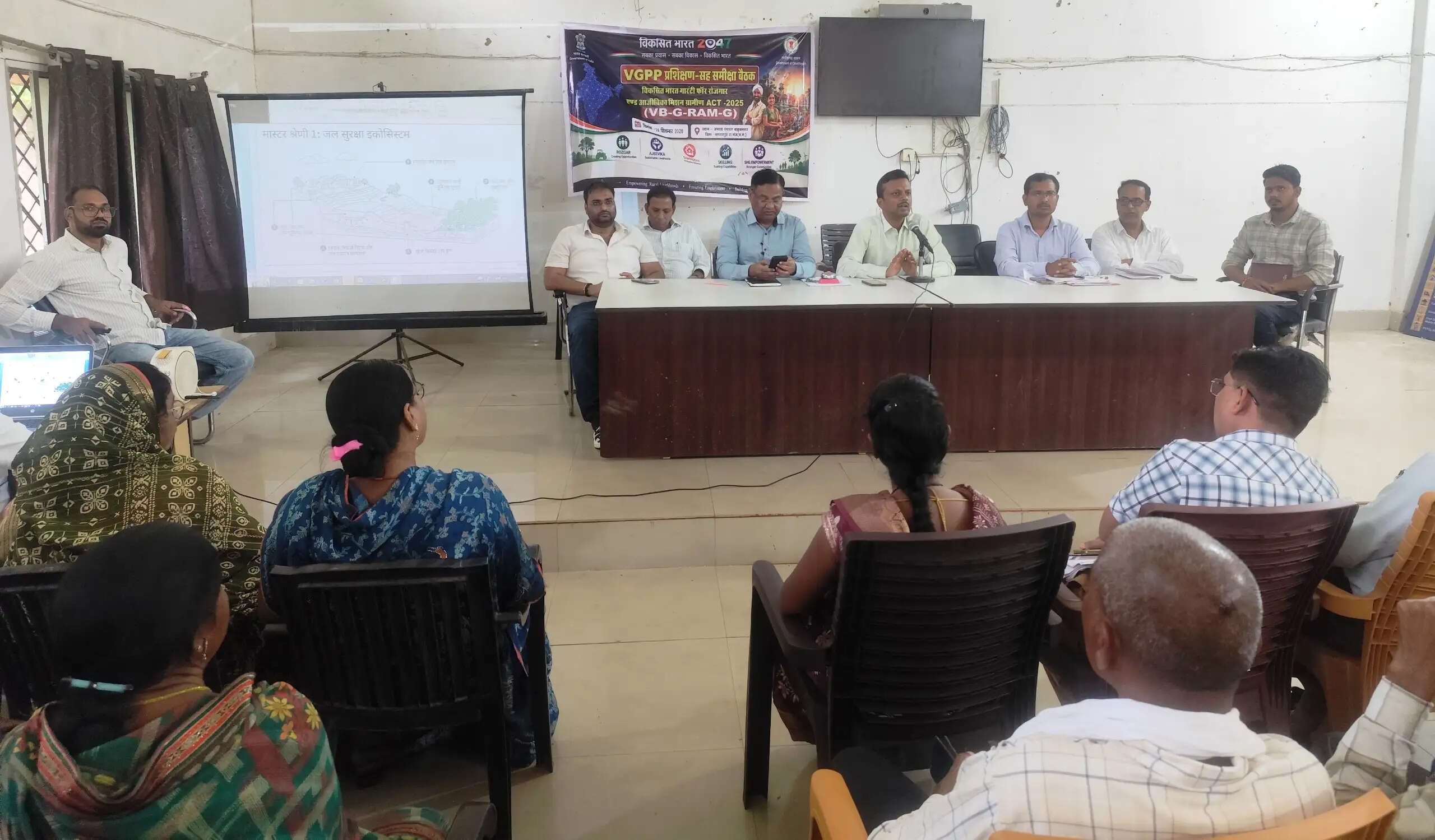विकसित भारत 2047: वाड्रफनगर में वीजीपीपी प्रशिक्षण-सह समीक्षा बैठक