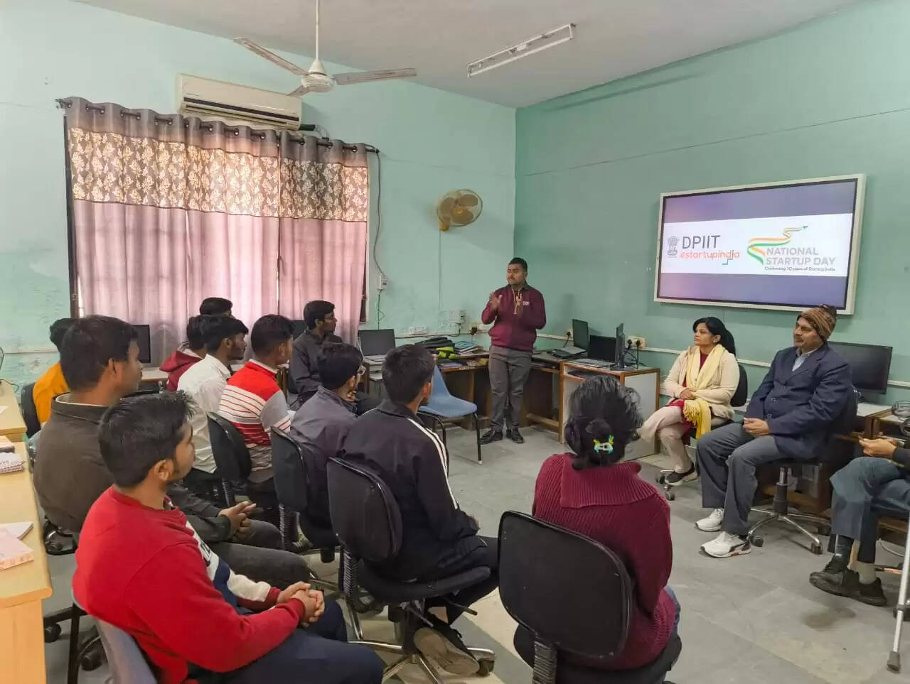 ईसीबी में उत्साहपूर्वक मनाया राष्ट्रीय स्टार्टअप दिवस