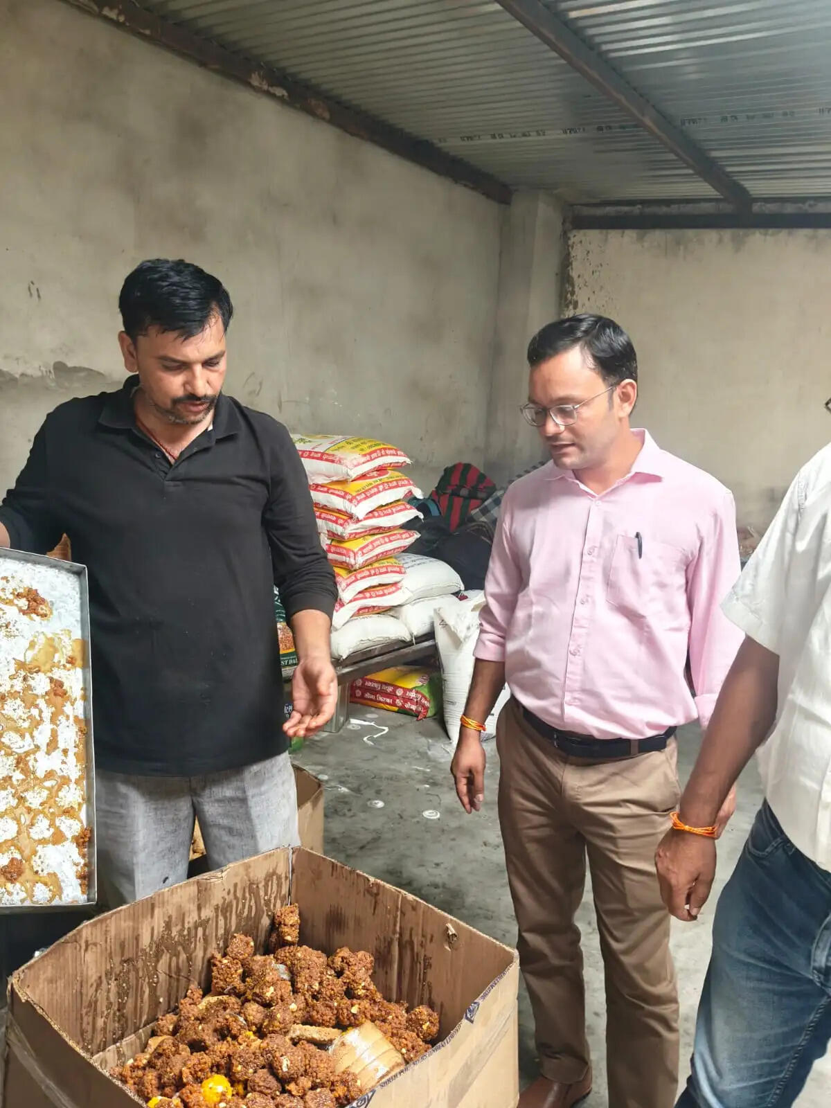 खाद्य सुरक्षा टीम ने किया 50 किलो संदिग्ध मिल्क केक सीज