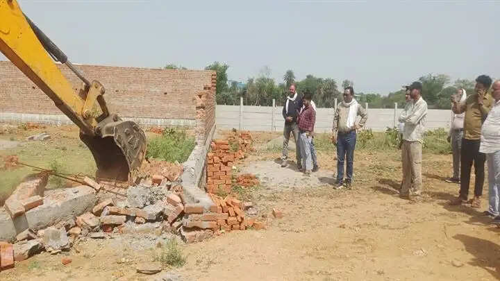 दतियाः जिला प्रशासन की बड़ी कार्रवाई, 11 करोड़ की सरकारी भूमि कराई अतिक्रमण मुक्त