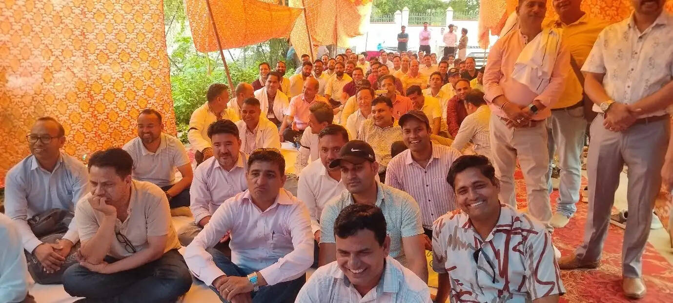 आयुर्वेदिक चिकित्सकों का अनिश्चितकालीन कार्य बहिष्कार शुरू