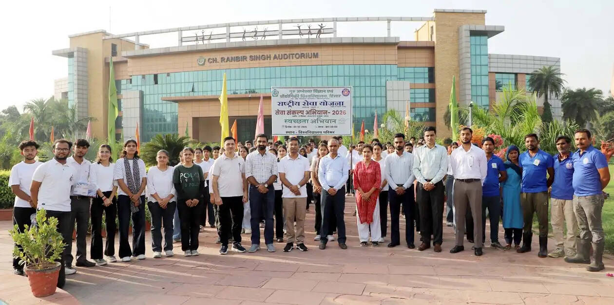 हिसार : स्वच्छता को दैनिक जीवन का हिस्सा बनाएं : डॉ. विजय कुमार