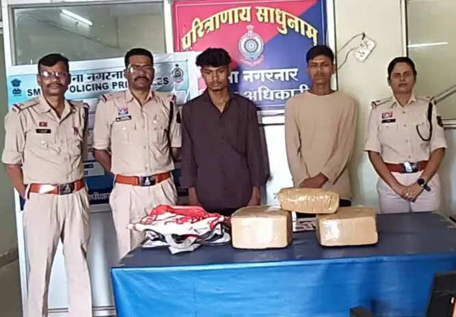 24.545 किलो अवैध गांजा के साथ दाे आराेपित गिरफ्तार