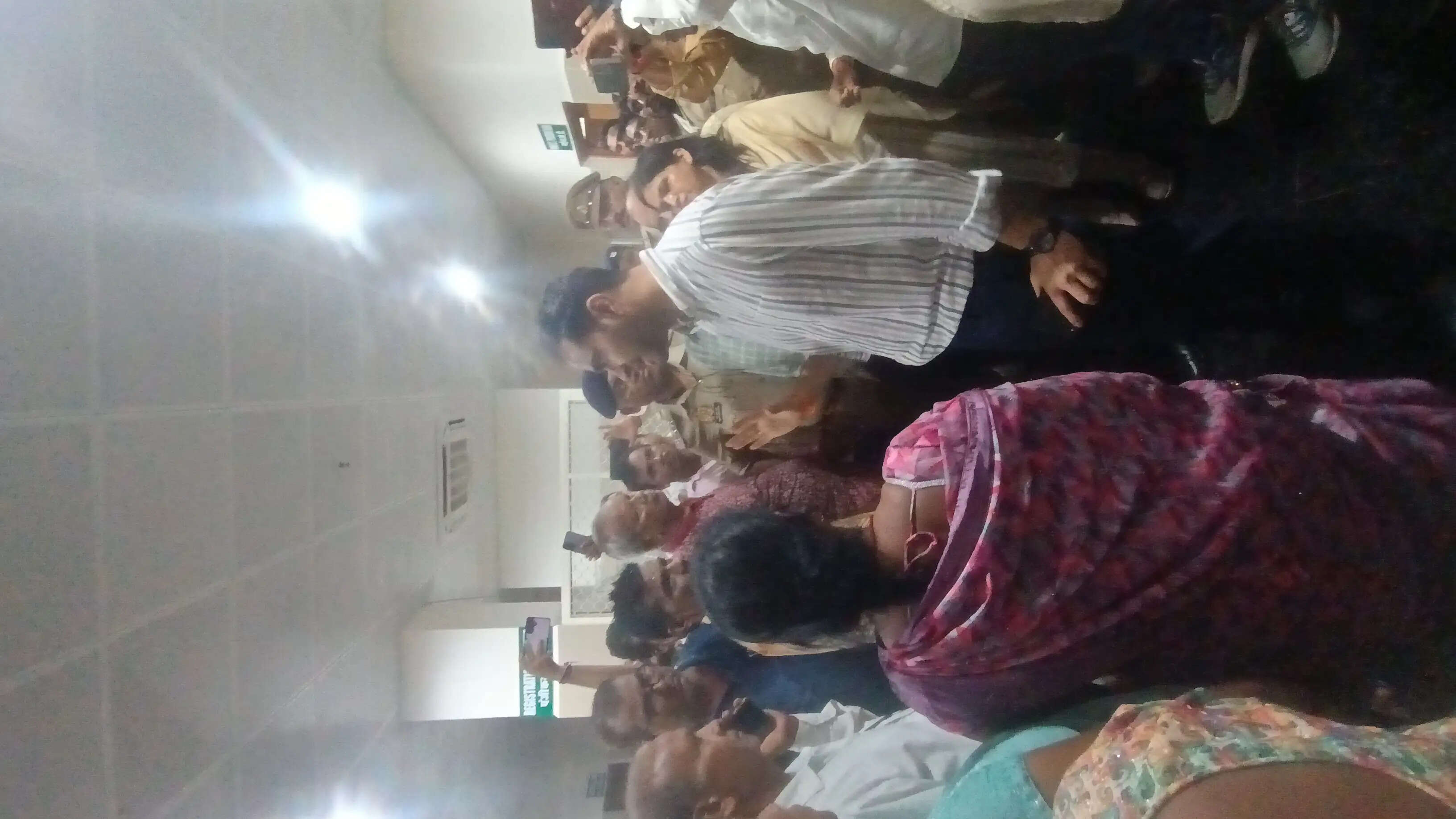 देवरिया में तिरंगा यात्रा में शामिल छात्राओं की तबीयत बिगड़ी, मेडिकल काॅलेज में भर्ती