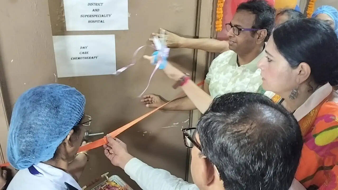 आसनसोल जिला अस्पताल में ऑन्कोलॉजी ओपीडी का उद्घाटन