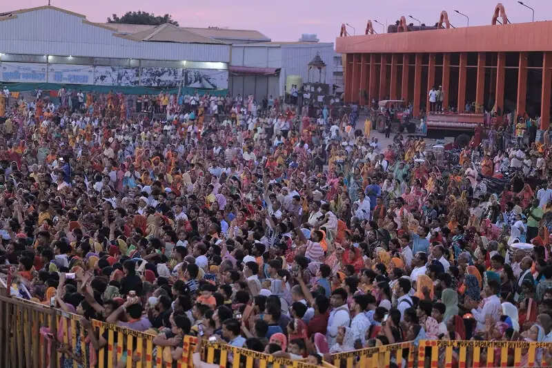 भगवान की भक्ति केवल दिखावे के लिए नहीं, सच्चे और भावपूर्ण मन से की जानी चाहिएः पंडित प्रदीप मिश्रा