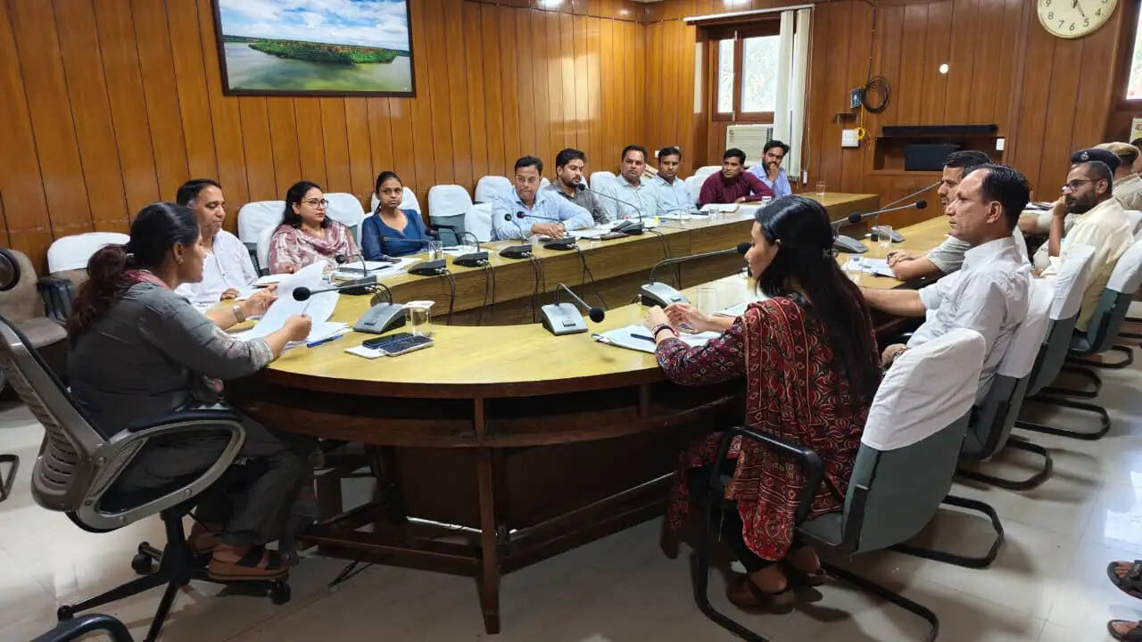 चित्तौड़ दुर्ग पर अवैध निर्माण के विरुद्ध हो एफआईआर, ध्वस्तीकरण की कार्रवाई भी हो