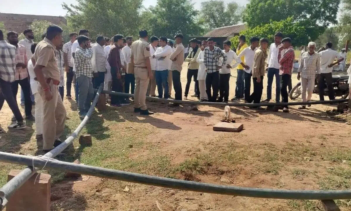 बोरवेल में गिरा 9 साल का बालक, 640 फीट पर फंसा, रेस्क्यू ऑपरेशन जारी