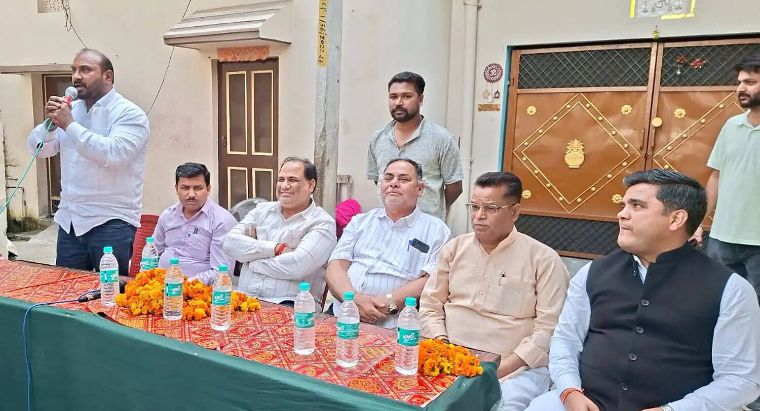 सदन में जनहित के मुद्दों उठाने पर विधायक रवि कुमार सम्मानित, भाजपा पर साधा निशाना