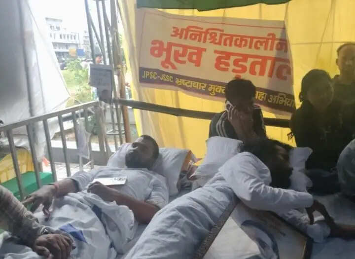 जेपीएससी परीक्षाएं रद्द करने की मांग पर आंदोलन तेज, सरकार को चेतावनी