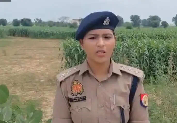 गाजियाबाद में अज्ञात महिला की हत्या कर शव को फेंका