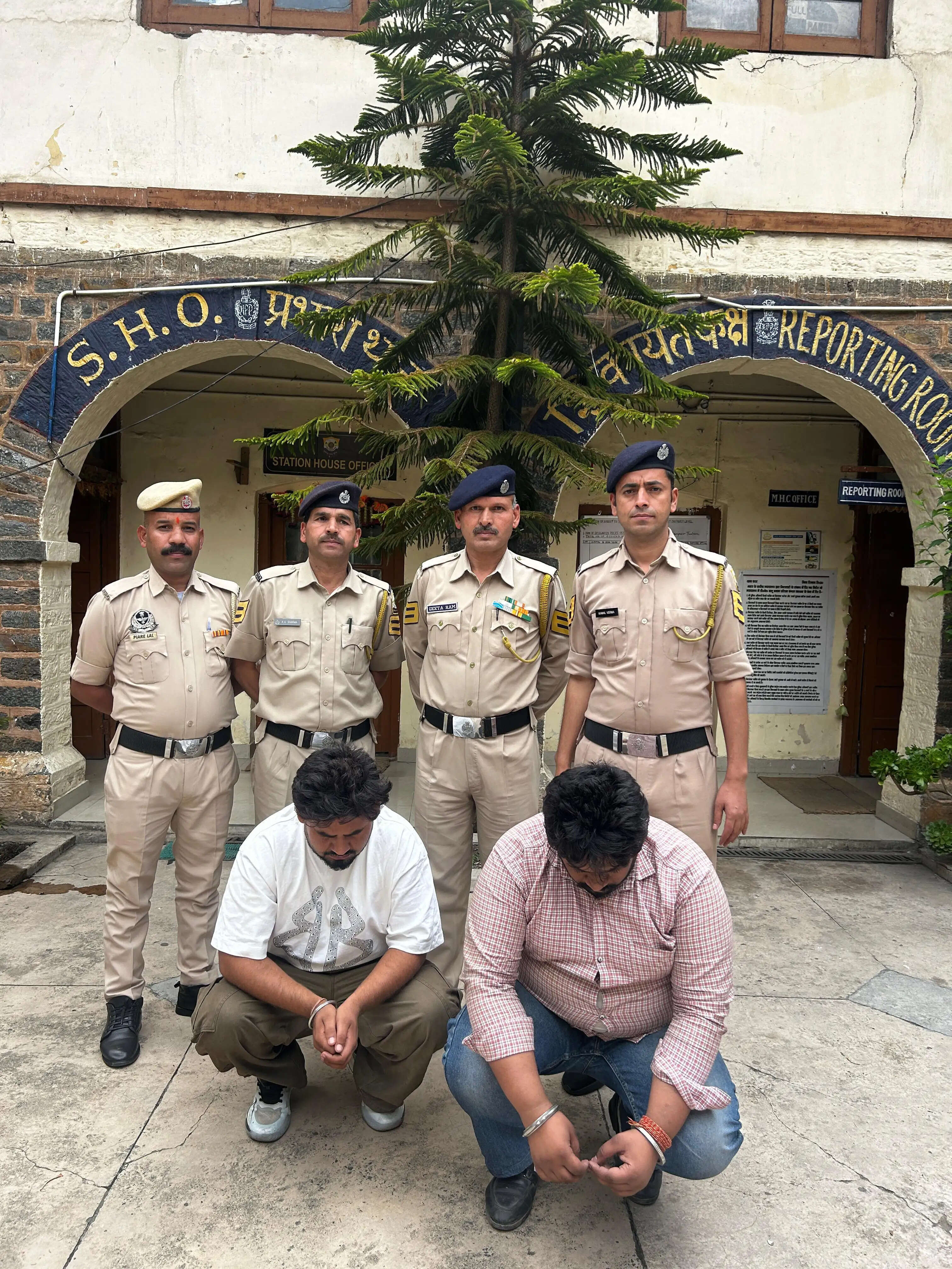 बस स्टॉप पर चिट्टा सप्लाई से पहले पुलिस की दबिश, पंजाब के दो आरोपी गिरफ्तार
