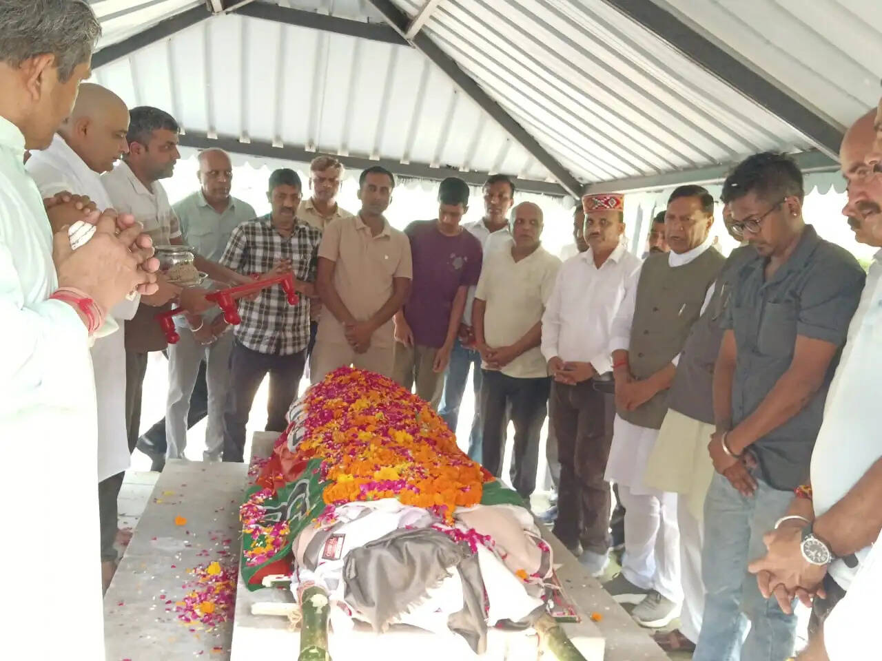 भाजपा जिला अध्यक्ष सिरमौर विनय गुप्ता का निधन, बिंदल सहित नेताओं ने जताया शोक