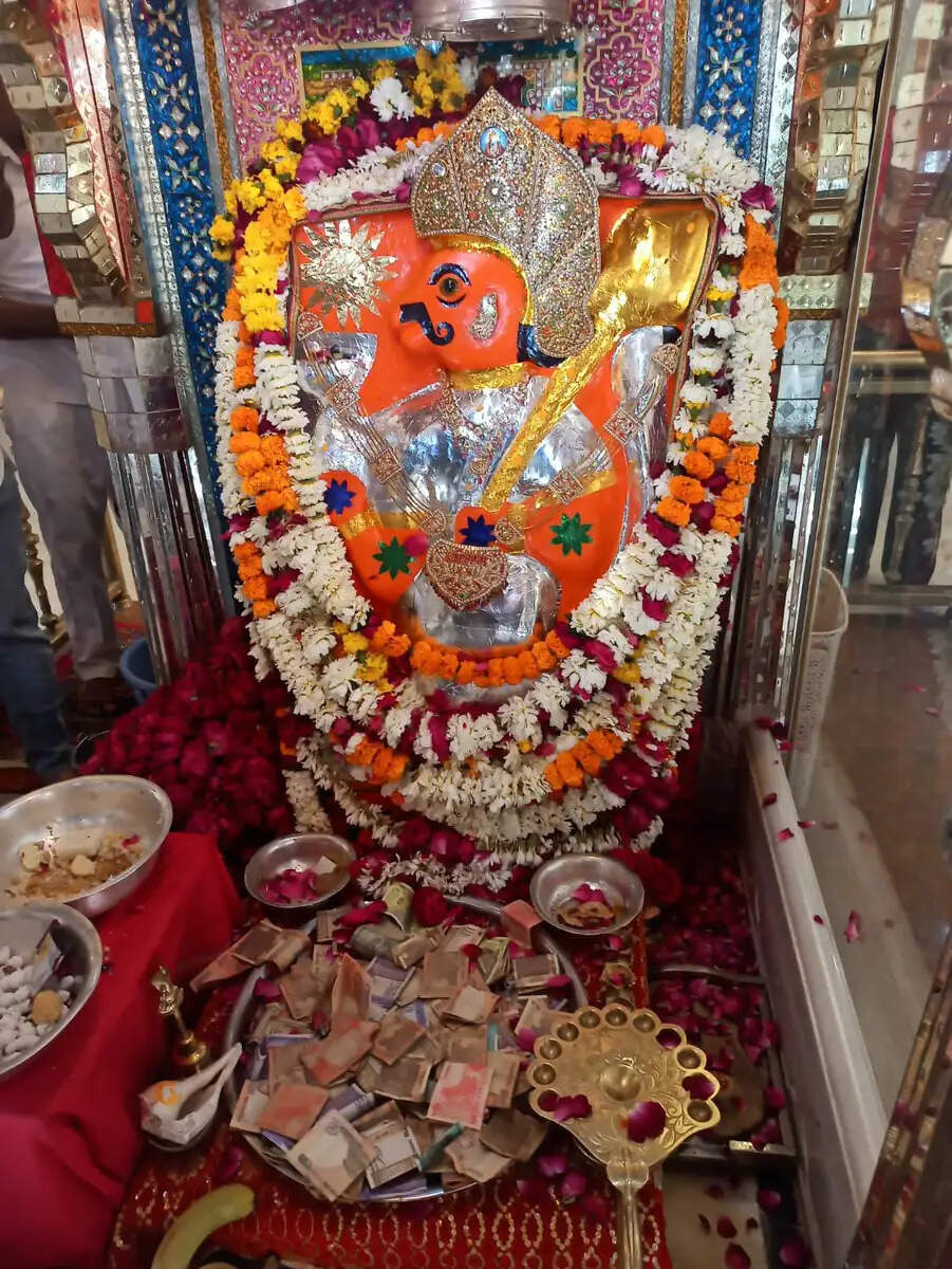 गुरूवार को हनुमान जन्मोत्सव : गूंजेगी हनुमान चालीसा की चौपाइयां