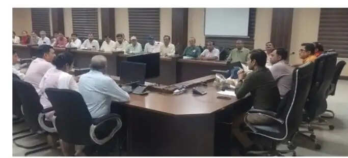 रीवा में कलेक्टर और पंचायत विभाग के बीच विवाद खत्म, कर्मचारियों ने काम पर लौटने का दिया भरोसा