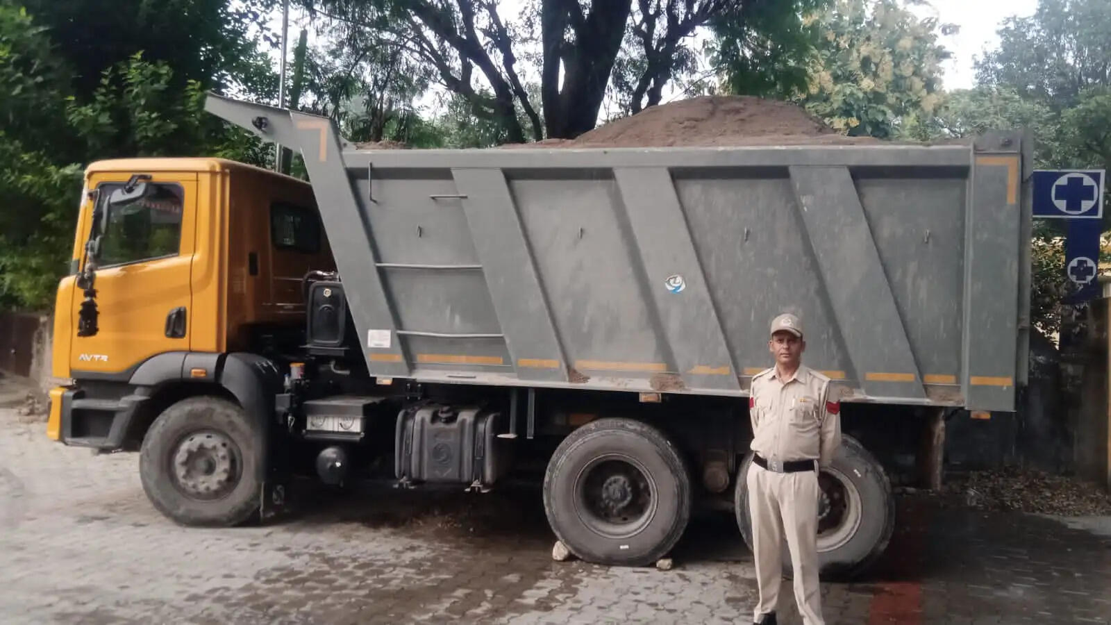 नूरपुर में अवैध खनन में तीन टिप्पर जब्त, 15 हजार जुर्माना