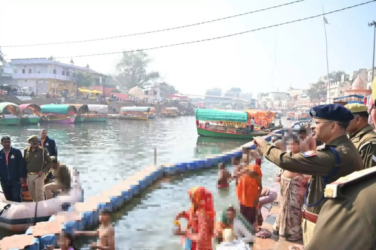 मौनी अमावस्या पर चित्रकूट देव गंगा मंदाकिनी में लाखों श्रद्धालुओं ने लगाई आस्था की डुबकी