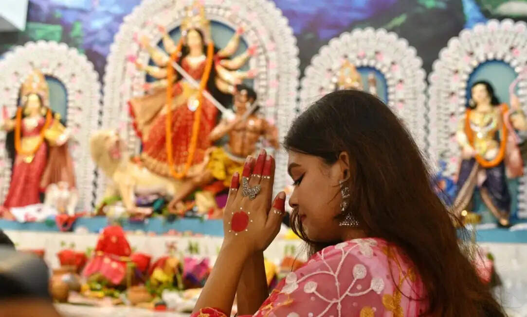 बांग्लादेश में दुर्गा पूजा पर तीन दिन का अवकाश