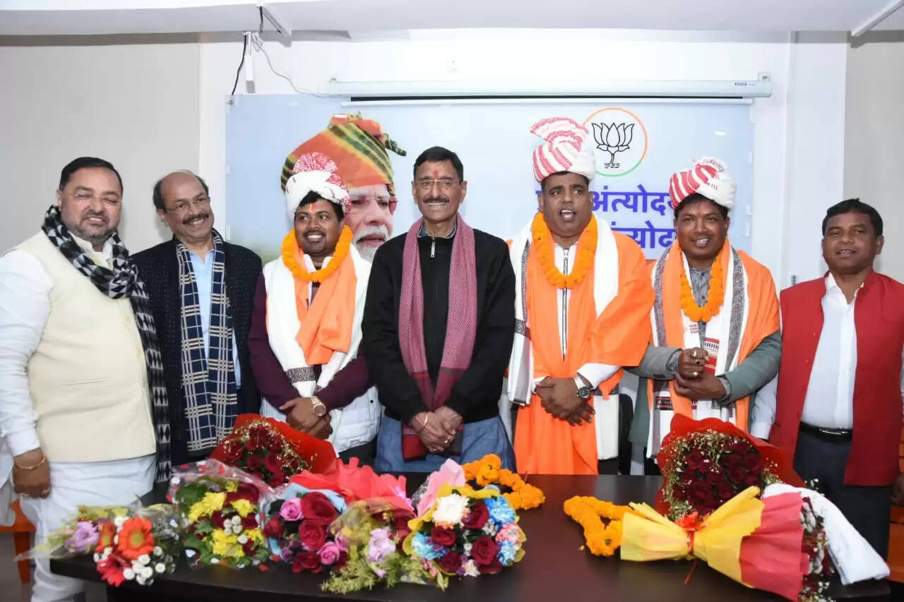 रांची भाजपा के नवनिर्वाचित जिला अध्यक्षों का संजय सेठ ने किया अभिनंदन