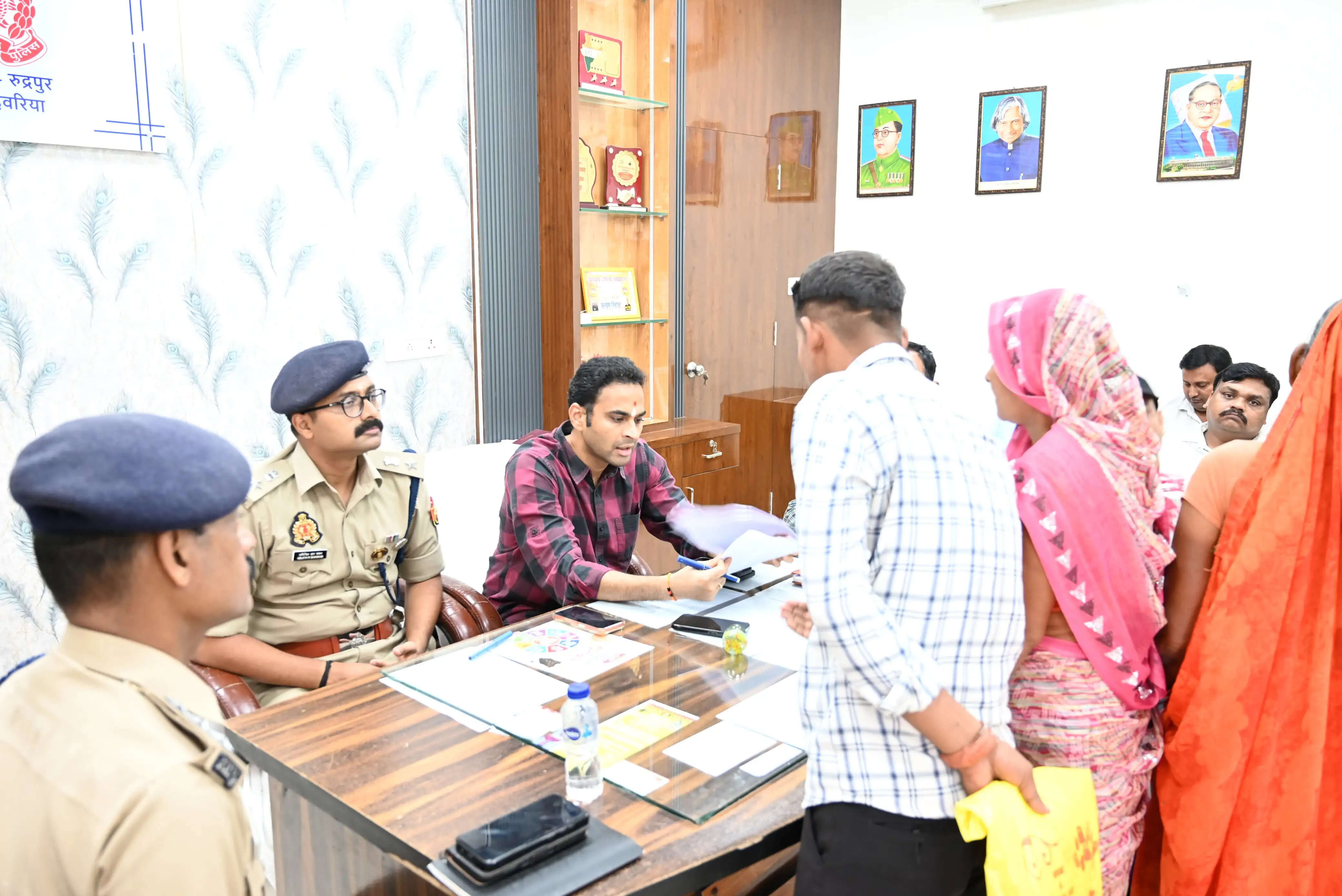 थाना समाधान दिवस में डीएम-एसपी ने सुनीं जन शिकायतें