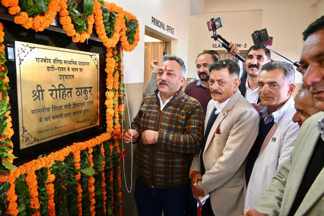 शिक्षा मंत्री रोहित ठाकुर ने जुब्बल के कुड्डू में किये करोड़ों के शिलान्यास-उदघाटन