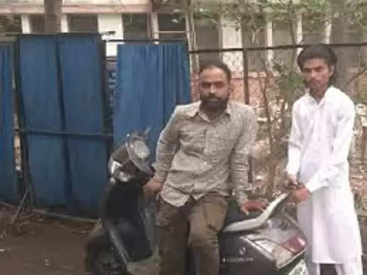 भोपाल में युवक ने ट्रेन पर चढ़कर छुई हाईटेंशन लाइन, 8 दिन चले इलाज के बाद तोड़ा दम