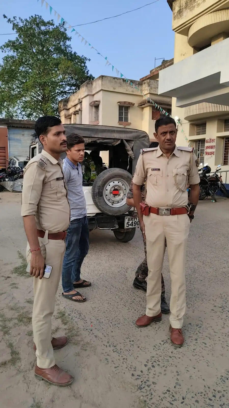 विवेक वैद्य के नकली स्नैक्स फैक्ट्री का भंडाफोड़, भारी मात्रा में फर्जी ‘पालक पनीर’ जब्त