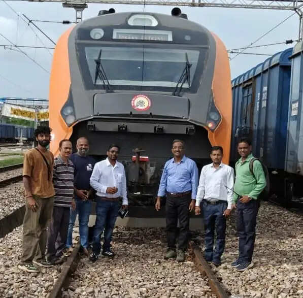 देश की पहली वंदे भारत फ्रेट ईएमयू का इमरजेंसी ब्रेकिंग परीक्षण सफल, सूखी और गीली पटरी पर परखी गई क्षमता