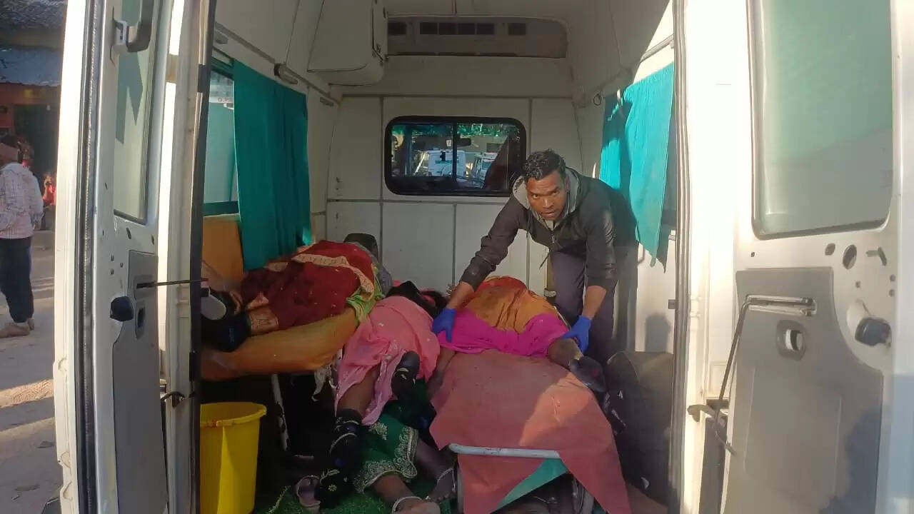 लातेहार में आरक्षित बस दुर्घटनाग्रस्त, पांच लोगों की मौत और 25 से अधिक के घायल होने की खबर