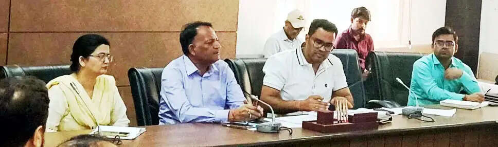 नैनीताल जनपद 20 सूत्री कार्यक्रमों में 40 में से 36 मदों में ‘ए’ श्रेणी में