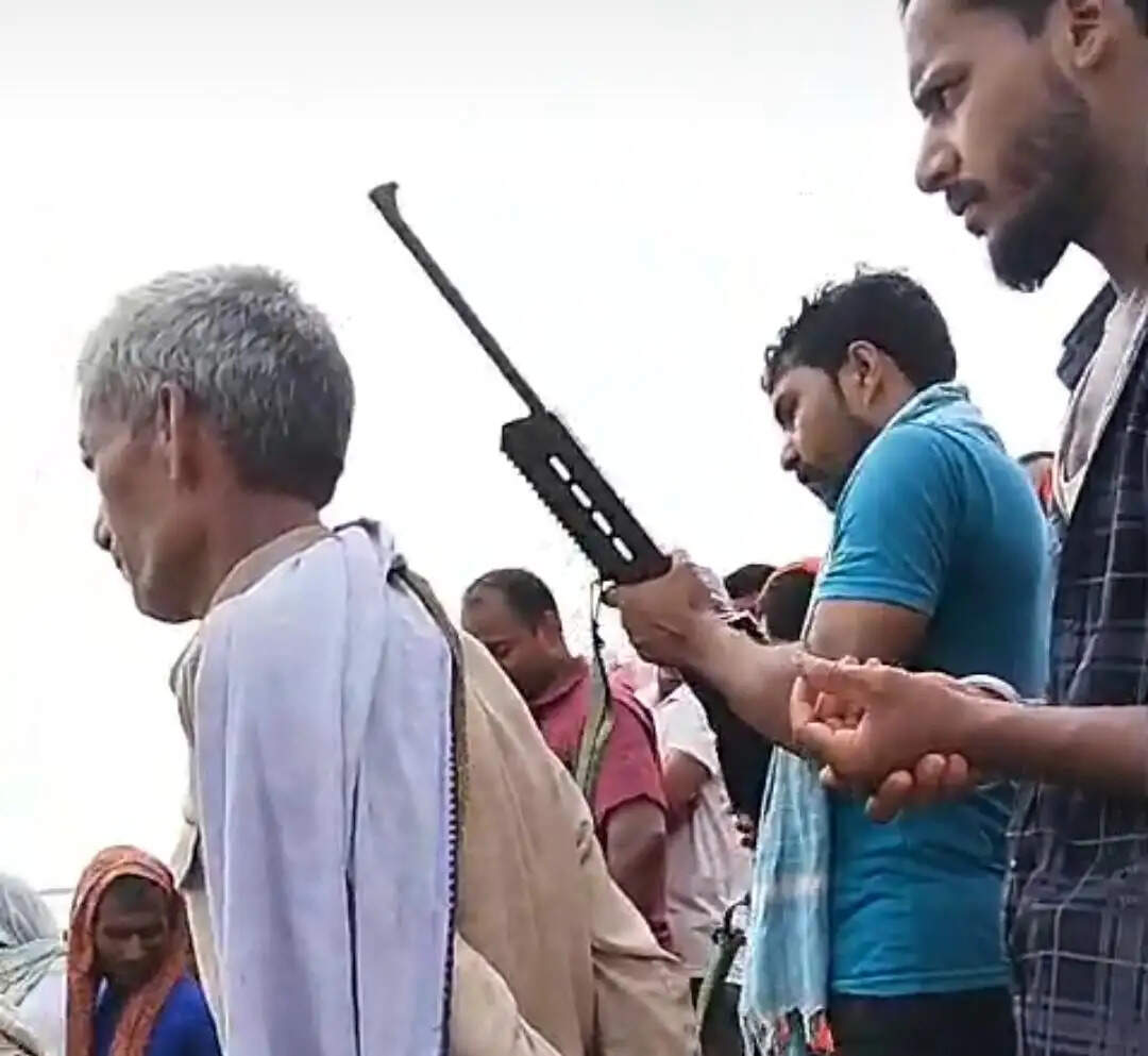 शव यात्रा में फायरिंग का वीडियो वायरल, पुलिस ने शुरू की जांच