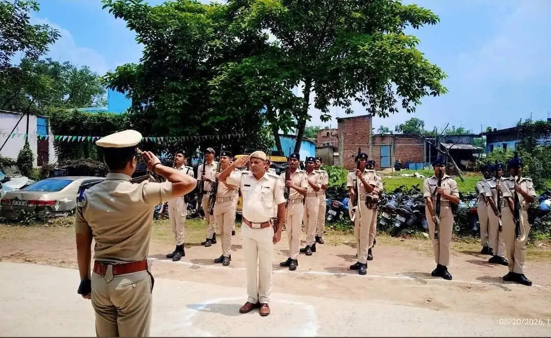 घनश्यामपुर थाना का एसएसपी ने किया वार्षिक निरीक्षण, लंबित मामलों के त्वरित निष्पादन का निर्देश