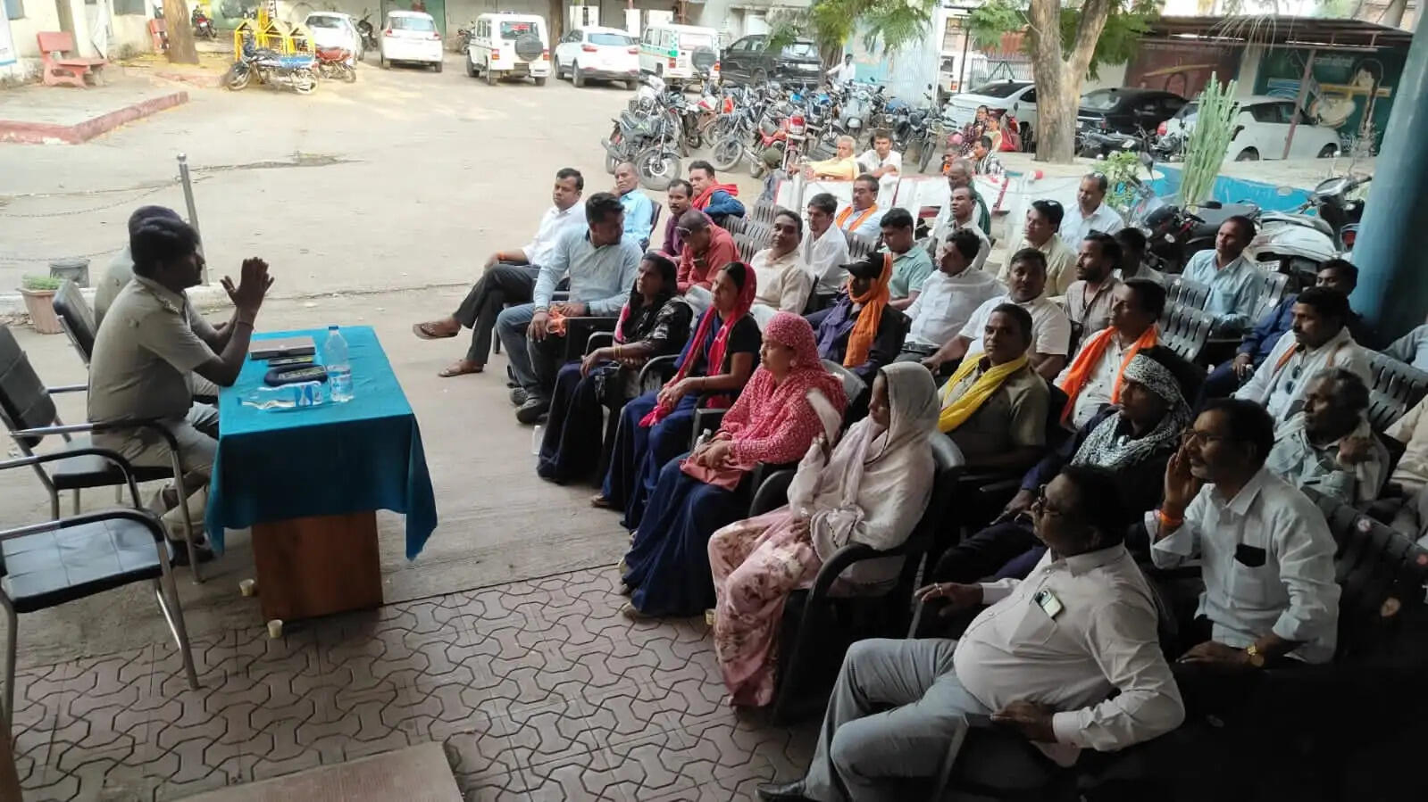 गांव-गांव में पुलिस का जनजागरूकता अभियान तेज, संदिग्ध गतिविधियों पर रखी जा रही नजर