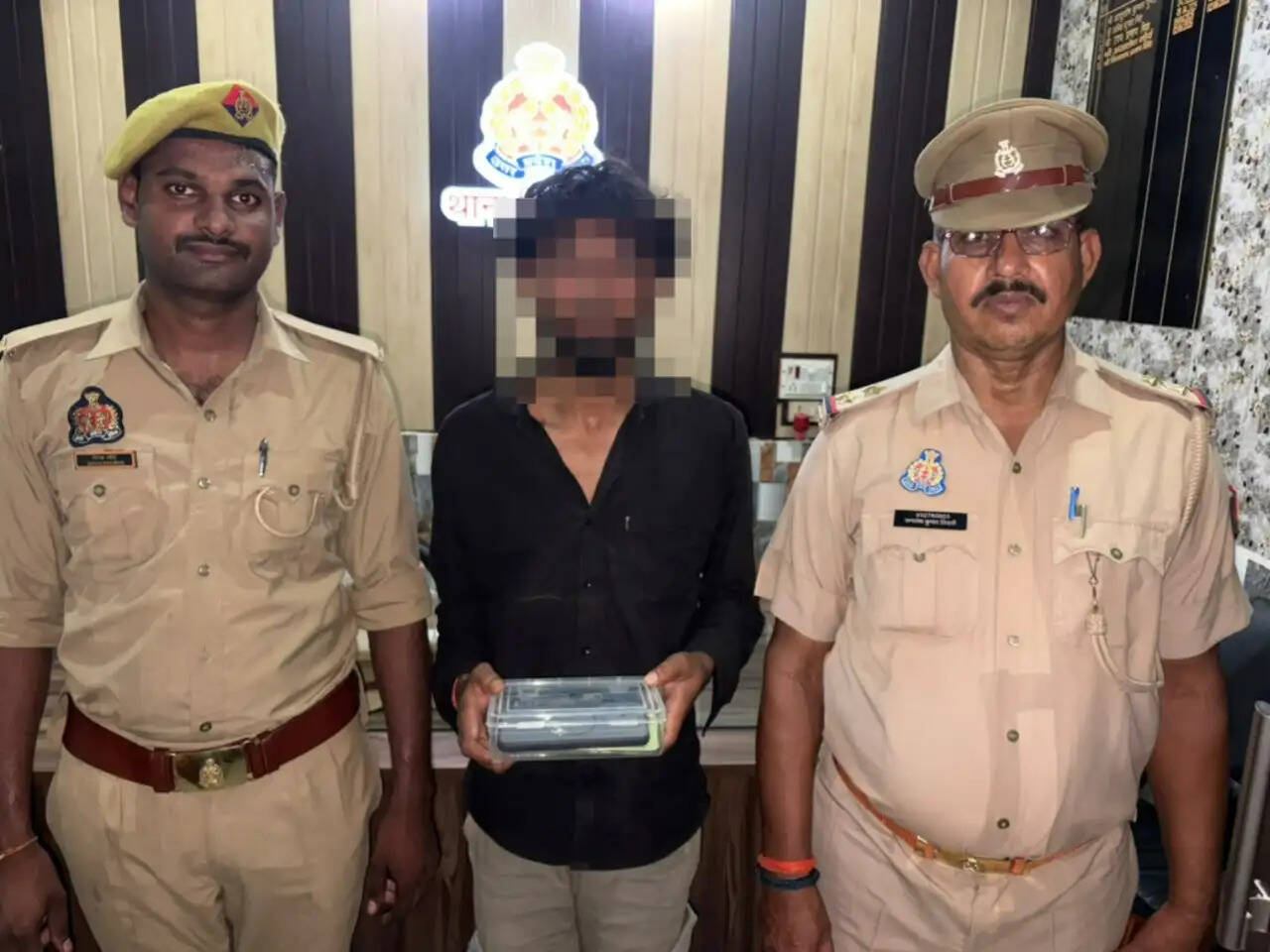 मोबाइल बेचने के नाम पर बुलाकर लूट करने का आरोपित गिरफ्तार, नकदी व बाइक बरामद