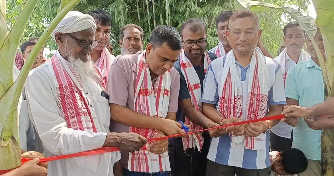 बड़ो भदेयागुड़ी एवं चेंगमारी-काशीपारा में आरसीसी कलवर्ट निर्माण का शिलान्यास