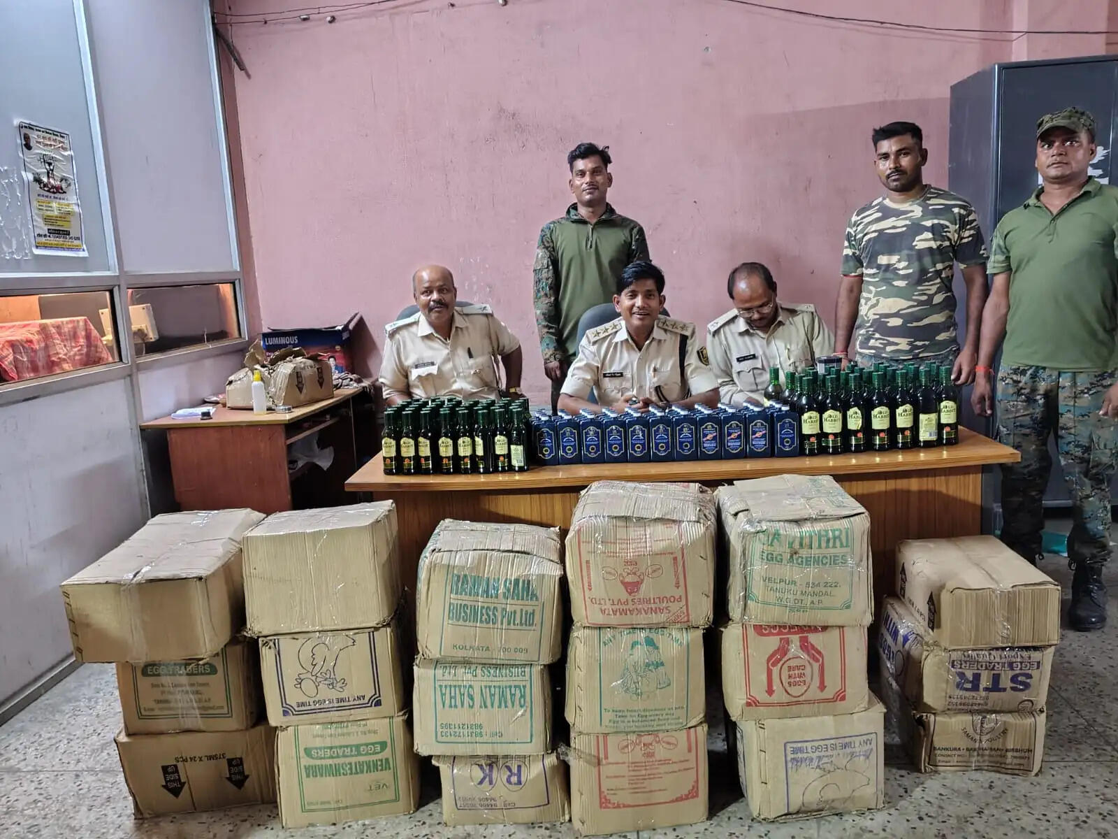 नवादा में शराब लदी स्कॉर्पियो ,चालक फरार