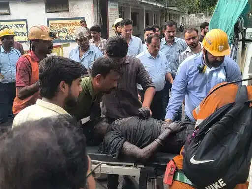 शहडोल : भूमिगत कोयला खदान में स्टॉपिंग वॉल निर्माण के दौरान छत गिरने से दो मजदूरों की मौत, 6 घायल