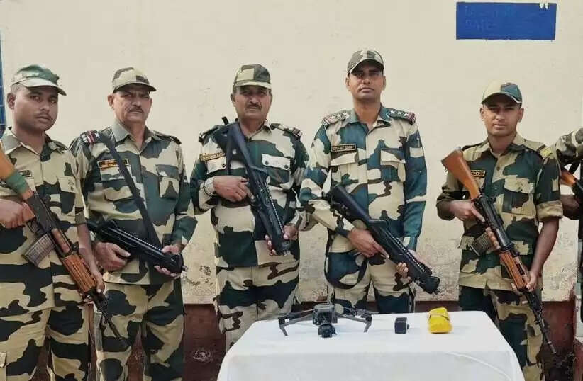 बीएसएफ ने भारत-पाकिस्तान सीमा से पकड़े ड्रोन, हेरोइन व हथियार