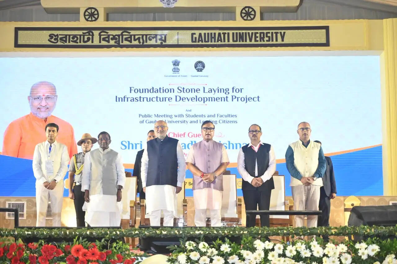 उपराष्ट्रपति ने गौहाटी विश्वविद्यालय में 110 करोड़ की विकास परियोजना की रखी आधारशिला