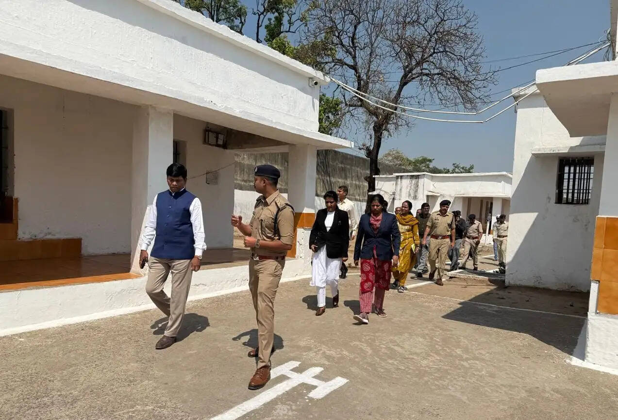 जिला एवं सत्र न्यायाधीश ने किया कोरबा जिला जेल का निरीक्षण