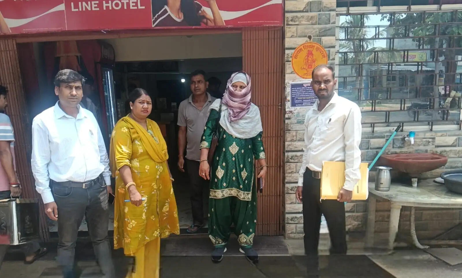बाल श्रम के खिलाफ अभियान में एक बाल श्रमिक रेस्क्यू