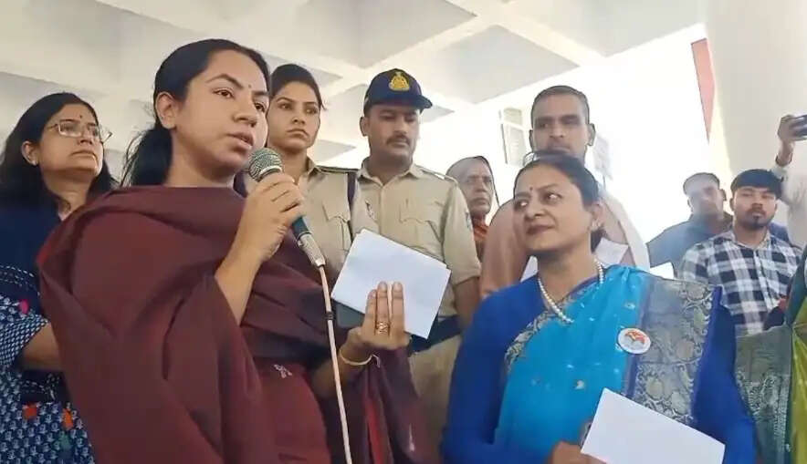 आगरमालवाः नशे के खिलाफ मातृ शक्ति ने निकाली हल्ला बोल रैली, सौंपा ज्ञापन